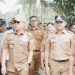 Wakil Bupati Konsel, H Wahyu Ade Pratama Imran mendampingi Gubernur Sultra, Mayjen TNI (Purn) Andi Sumangerukka meninjau lokasi pembangunan SMA Garuda di Desa Lebo Jaya