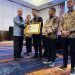 Bupati Konsel Terima Penghargaan Paritrana Award 2025 diserahkan langsung oleh Gubernur Sultra
