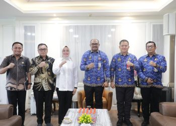 Wali Kota Kendari, Siska Karina Imran saat bertemu Dirjen Bina Adwil Kemendagri