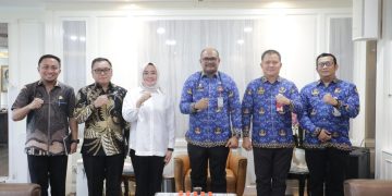 Wali Kota Kendari, Siska Karina Imran saat bertemu Dirjen Bina Adwil Kemendagri