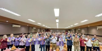 Para peserta mengikuti sosialisasi Posyandu 6 Bidang Standar Pelayanan Minimum yang dibuka oleh Asisten I Bidang Pemerintahan, Ivan Ardiansyah, S.STP, mewakili Sekda Konsel