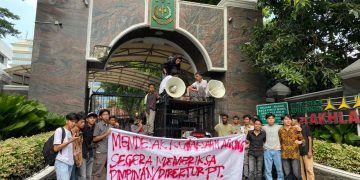 PERSAMA Sultra saat aksi di Kantor Kejagung RI terkait dugaan pertambangan ilegal PT Indonusa Arta Mulya