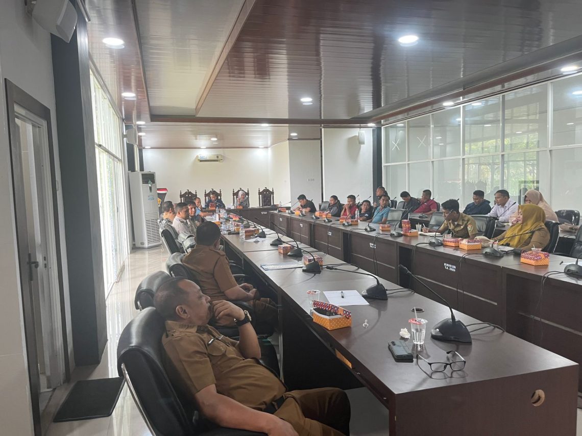 DPRD Sultra saat menggelar RDP, namun pihak PT TMS Konut mangkir