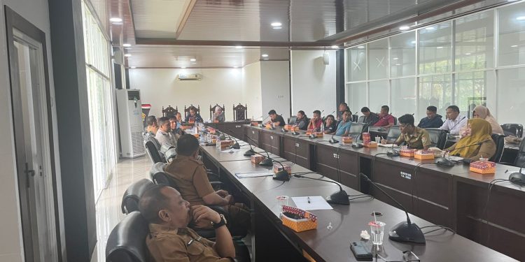 DPRD Sultra saat menggelar RDP, namun pihak PT TMS Konut mangkir