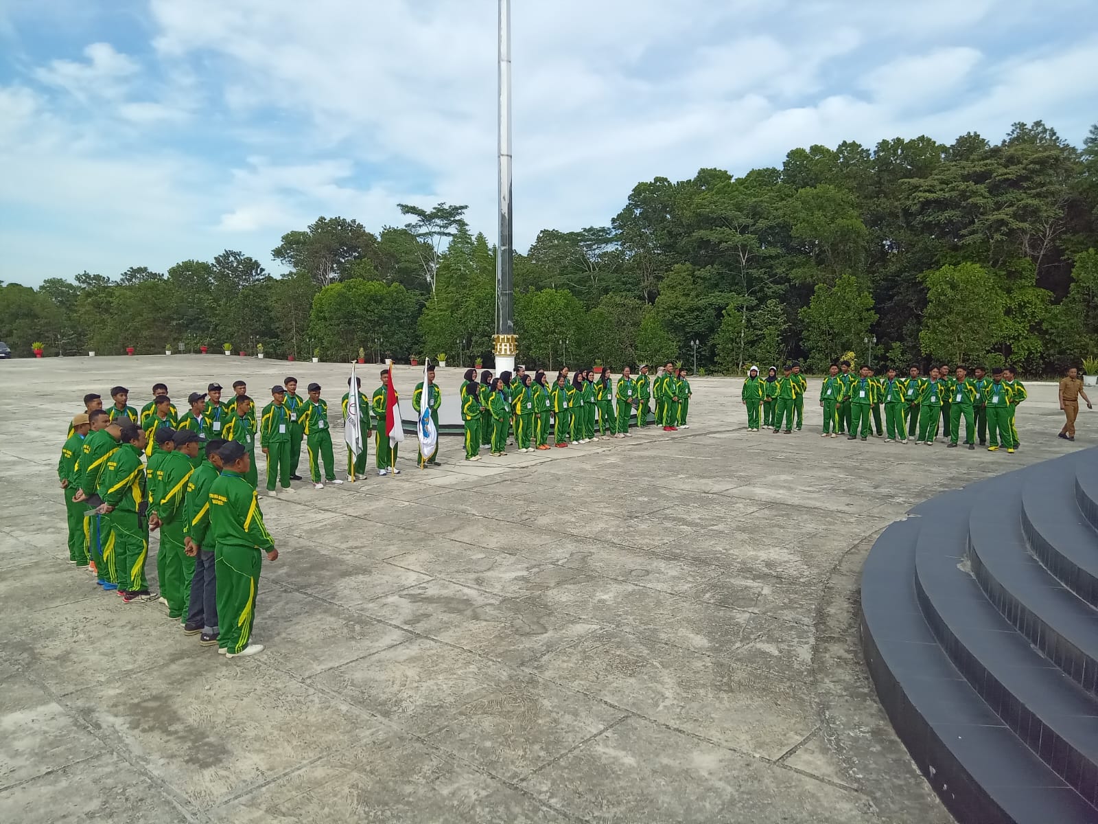 Lepas Kontingen POPDA, Wabup Konsel Minta Atlet Junjung Tinggi Sportivitas 12 Lepas Kontingen POPDA, Wabup Konsel Minta Atlet Junjung Tinggi Sportivitas