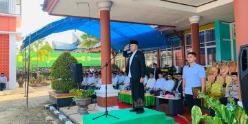 Wabup Konsel bertindak sebagai Pembina Upacara peringatan Hari Santri