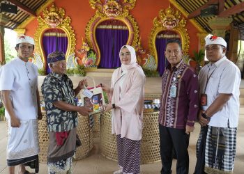 Wali Kota Kendari, Siska Karina Inran saat mengunjungi Penglipuran Bali