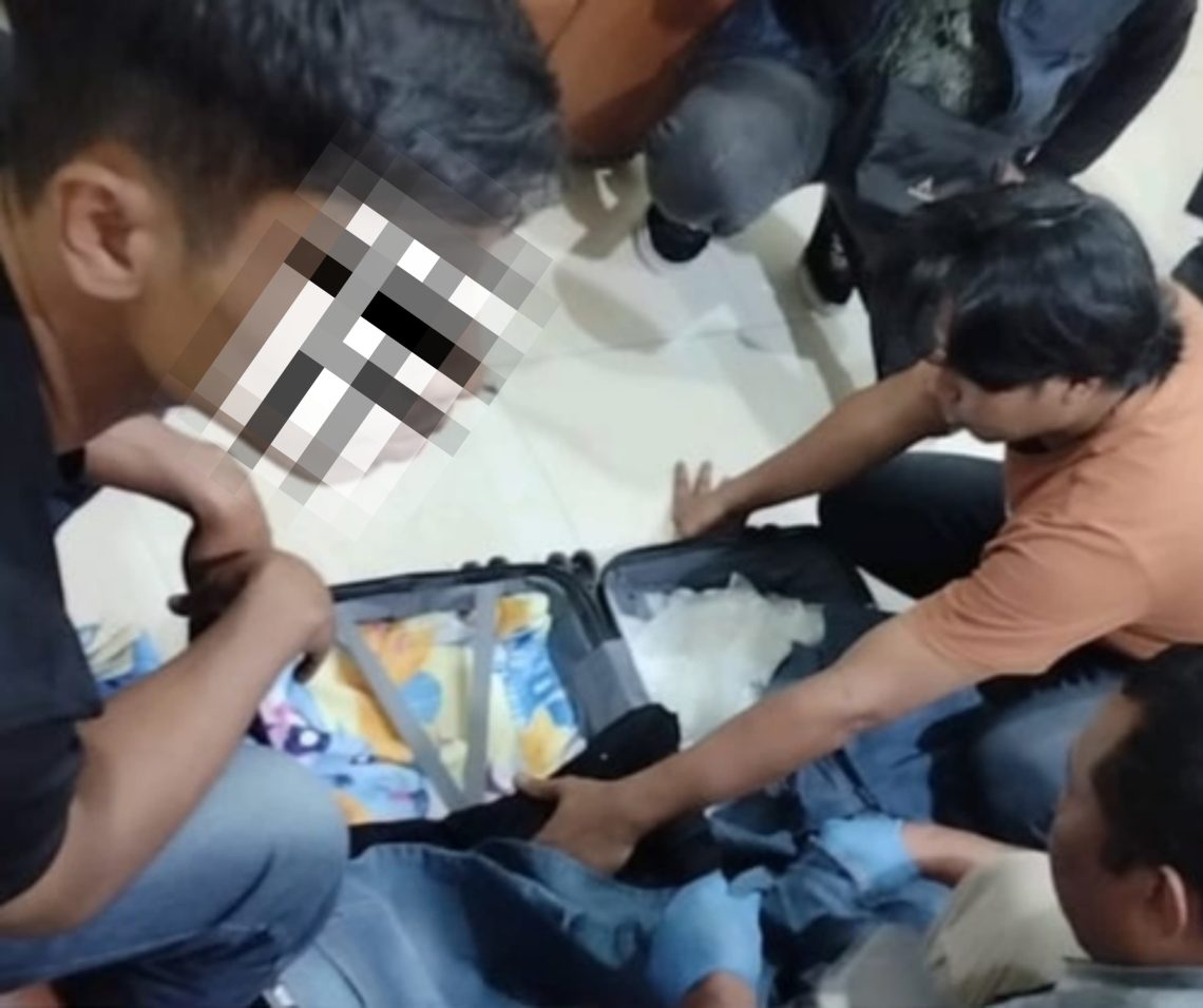Pelaku penyelundupan narkotika jenis sabu usai diamankan BNNP Sultra