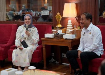 Wali Kota Kendari, Siska Karina Imran saat mengunjungi MPP Badung yang diterima langsung oleh Kepala DPM-PTSP Kabupaten Badung