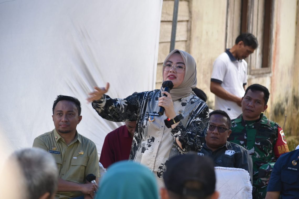 Wali Kota Kendari, dr Siska Karina Imran meninjau bank sampah di Lorong Kodya, Kelurahan Watu-watu