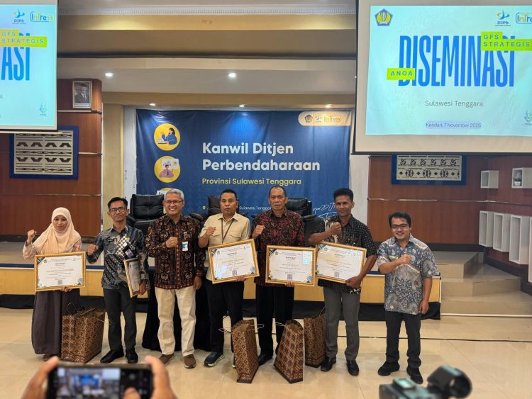 Pemda Konut Raih Penghargaan GFS Strategis Awards 2025 Dari Kementerian Keuangan 10 Pemda Konut saat meraih penghargaan GFS Strategis Awards 2025
