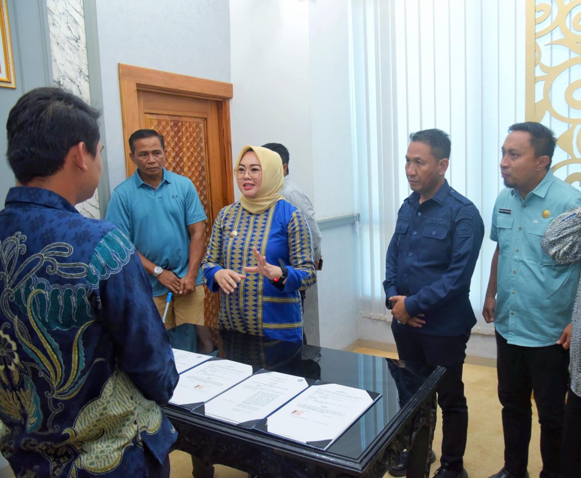 Penandatangan MoU dengan CV Jaya Subur pengelolaan sampah non organik bernilai ekonomis