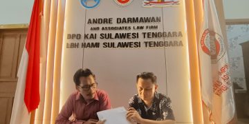 Pelapor bersama kuasa hukum Andri Darmawan