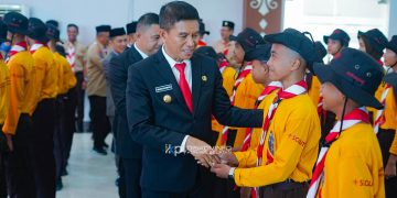 Bupati Lepas Kontingen Pramuka Konsel ke Jamda X Sultra 2025 1 Bupati Irham Kalenggo melepas kontingen Pramuka Konsel