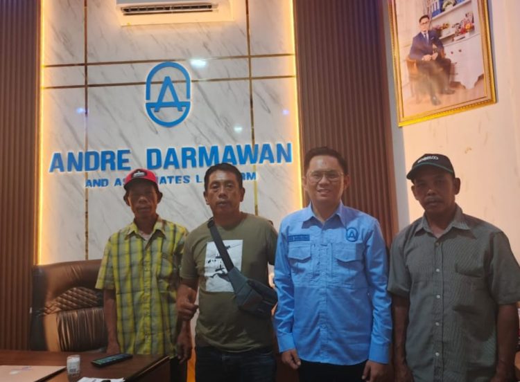 Warga Buke Konsel saat bersama Ketua LBH HAMI Sultra