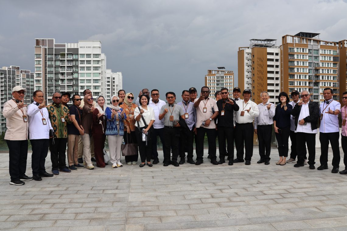 Wali Kota: Pengembangan Perumahan Publik Singapura Bakal Jadi Referensi Hunian di Kendari 10 Wali Kota Kendari, Siska Karina Imran bersama KPPD melakukan kunjungan lapangan ke Punggol New Town