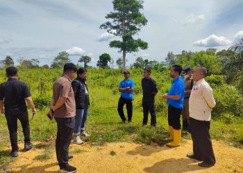 BPN bersama Kepolisian melakukan pengecekan lahan sengketa di Desa di Kecamatan Landono