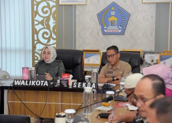 Wali Kota Kendari, Siska Karina Imran dalam rapat penilaian Adipura tahap II