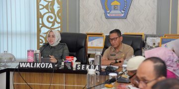Wali Kota Kendari, Siska Karina Imran dalam rapat penilaian Adipura tahap II