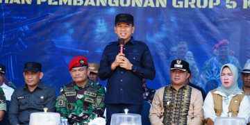 Peletakan Patok Batas, Pembangunan Markas Kopassus di Konsel Resmi Dimulai 1 Bupati Konsel Irham Kalenggo saat memberikan sambutan pada acara pembangunan Markas Kopassus