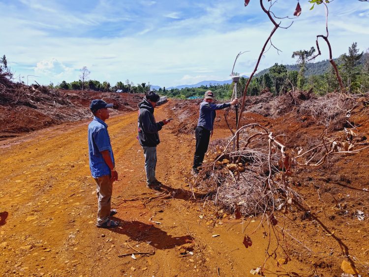 Rampas Tanah Warga, Massa Tuntut Penindakan Kades Tolala Kolut
