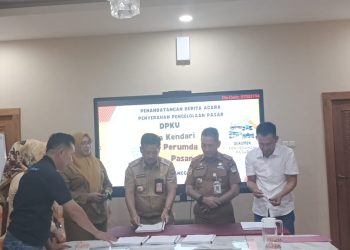 Penyerahan pengelolaan empat pasar kepada Perusahaan Umum Daerah (Perumda) Pasar Kendari