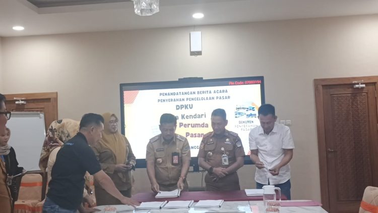 Empat Pasar Tradisional Resmi Dikelola Perusahaan Umum Daerah Kendari