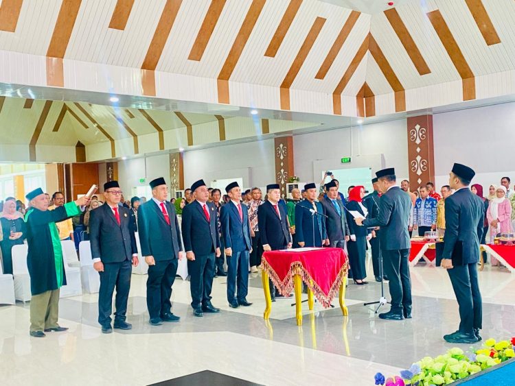 Sembilan Pejabat JPT Pratama Resmi Dilantik, Bupati Konsel Dorong Reformasi Birokrasi 10 Bupati Konsel, Irham Kalenggo melantik sembilan Pejabat JPT Pratama