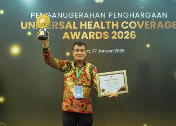 Wabup Konut, Abuhaera menerima penghargaan Universal Health Coverage (UHC) Award 2026 Kategori Utama