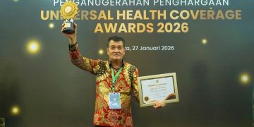 Wabup Konut, Abuhaera menerima penghargaan Universal Health Coverage (UHC) Award 2026 Kategori Utama