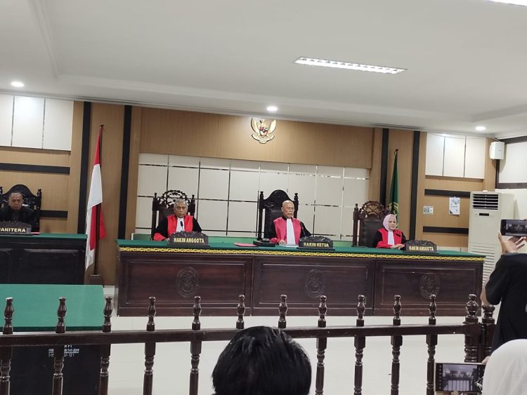 Sidang perkara guru Mansur