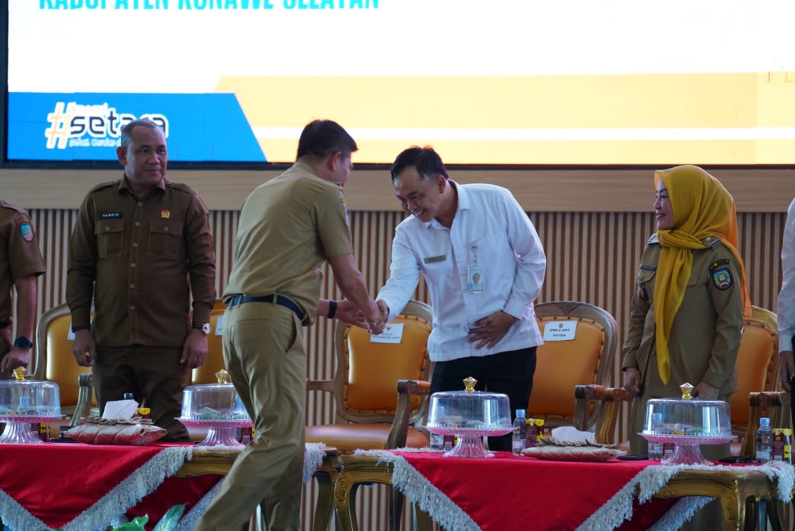 Pemkab Konsel Terima Kunjungan Kerja BPKP Sultra, Fokus Penguatan SPIP 10 Pemkab Konsel saat menerima kunjungan kerja BPKP Sultra di Auditorium Kantor Bupati Konsel