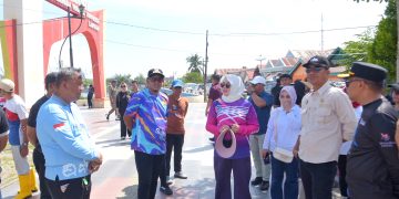 Wali Kota Kendari bersama ASN melaksanakan kerja bakti di RTH Papalimba