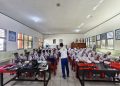 Asmo Sulsel Tanamkan Pentingnya Keselamatan Berkendara di SMAN 9 Gowa 21 Asmo Sulsel saat mengedukasi SMAN 9 Gowa