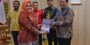 Wali Kota Kendari, dr. Hj. Siska Karina Imran, SKM bersama Wakil Wali Kota, Sudirman diacara pisah sambut Kajari Kendari