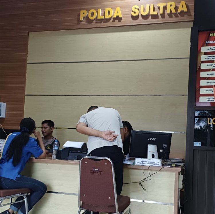 Kuasa Hukum Nasir Andi Baso saat melaporkan Andi Bahrun dan M. Yusuf ke Polda Sultra