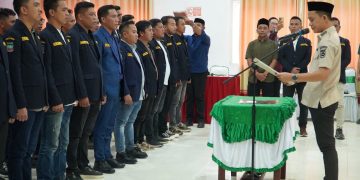 Bupati Ikbar saat melantik karang taruna konut periode 2025-2030