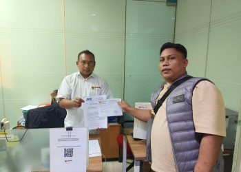JMSI Sultra saat melaporkan Kadispar Sultra, Ridwan Badallah ke KemenPAN-RB