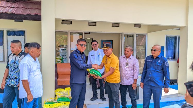 Konsel Jadi Penyangga Pangan, 1.000 Ton Beras Dikirim ke Sulut 10 Konsel Jadi Penyangga Pangan, 1.000 Ton Beras Dikirim ke Sulut