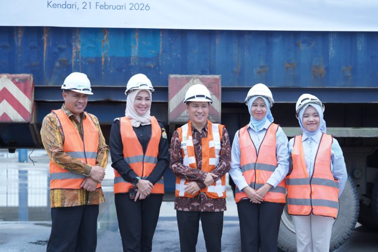 Pelepasan ekspor perdana produk hilirisasi berupa arang tempurung kelapa ke Tiongkok