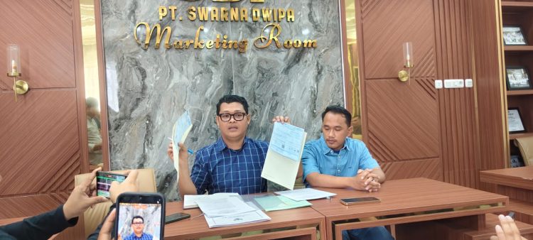PT Swarna Dwipa Property Bantah Dugaan Penipuan, Tegaskan Kasus Murni Transaksi Jual-Beli 10 Legal Corporate PT Swarna Dwipa Property, Fadli Sardi saat memberikan klarifikasi terkait laporan dugaan penipuan dan penggelapan