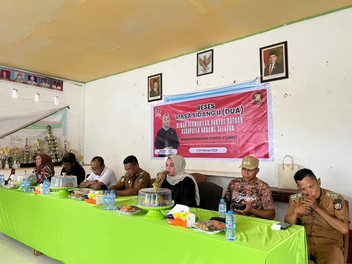 Anggota DPRD Konsel, Satria saat menyerap aspirasi masyarakat Desa Sanggula, Kecamatan Moramo Utara