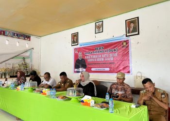 Anggota DPRD Konsel, Satria saat menyerap aspirasi masyarakat Desa Sanggula, Kecamatan Moramo Utara