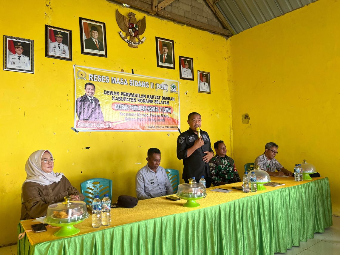 Butomo Lubis Serap Aspirasi Warga Panambea Barata Saat Reses Masa Sidang II 10 Reses masa sidang II anggota DPRD Konsel, Butomo Lubis di Kantor Balai Desa Panambea Barata, Kecamatan Moramo