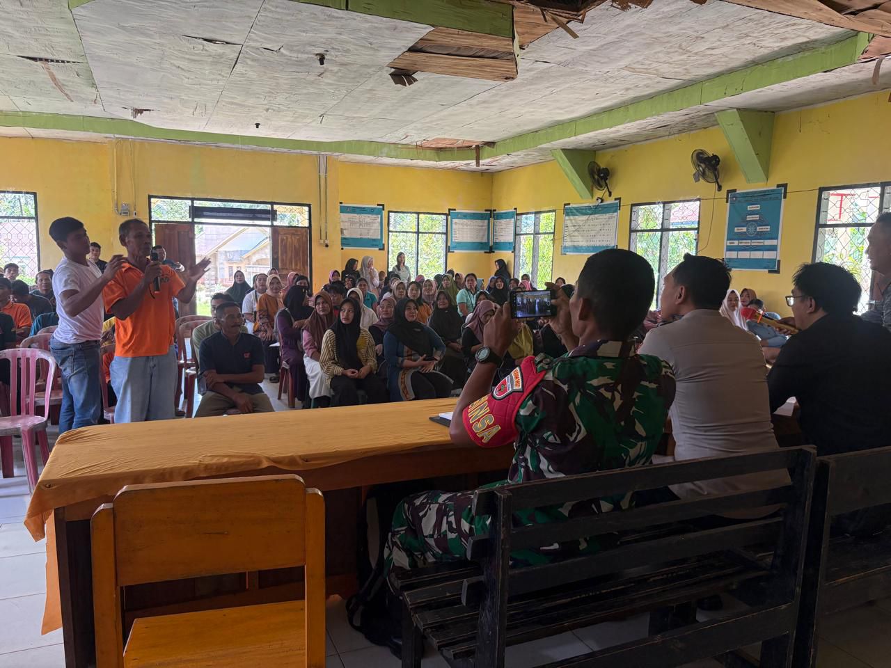 Reses di Abenggi Konsel, Warga Sampaikan Aspirasi Infrastruktur Hingga Kesehatan 12 Reses di Abenggi Konsel, Warga Sampaikan Aspirasi Infrastruktur Hingga Kesehatan