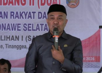 Anggota DPRD Konsel, Binmas Mangidi saat melaksanakan reses di Desa Puuduria, Kecamatan Buke