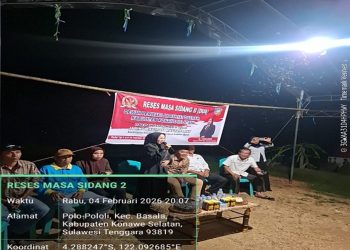 Anggota DPRD Konsel, H. Haslinda saat reses masa sidang II di Kecamatan Basala