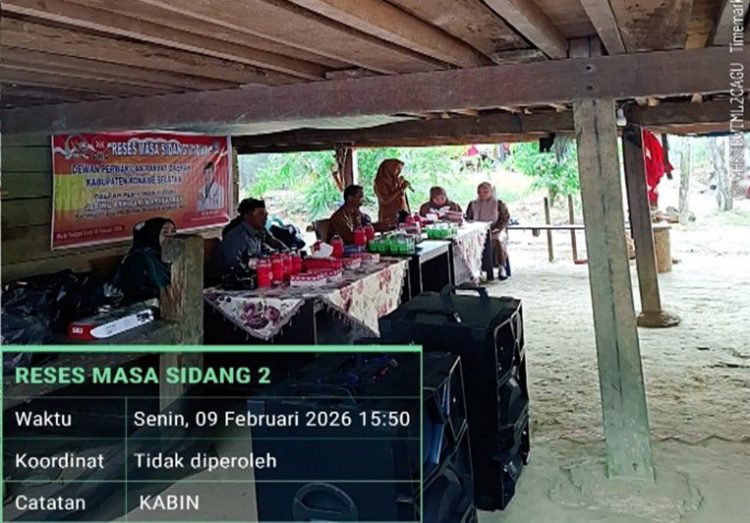 Anggota DPRD Konsel, Kabin saat melaksanakan reses masa sidang II di Desa Awalo, Konawe Selatan