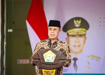 Gubernur Sultra, Mayjend TNI (Purn) Andi Sumangerukka