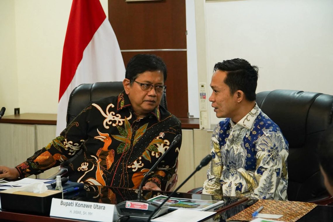 Bupati Konut, Ikbar bersama Wamen Transmigrasi